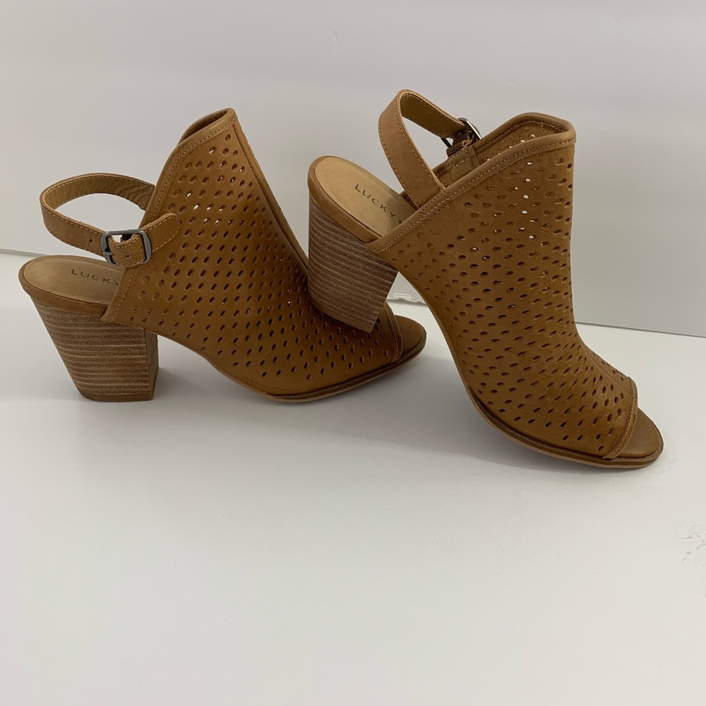 Lucky Tan Wedge 8.5 Open Toe Shoe
